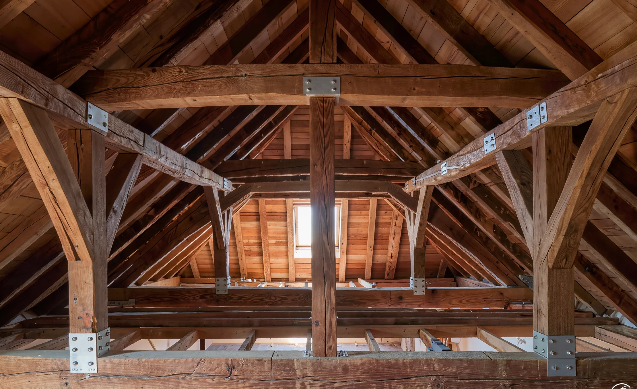 Renforcer une charpente en bois : guide complet (2026)